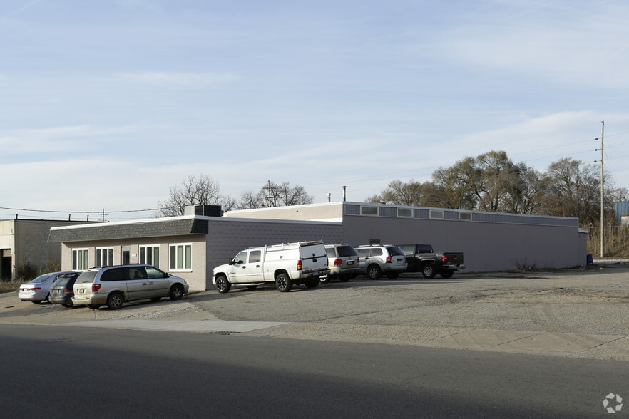 735 Crofton St SE, Grand Rapids, MI for lease - Building Photo - Image 2 of 33