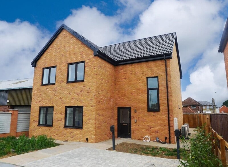 1 Collar Close, Shefford for sale - Building Photo - Image 1 of 1