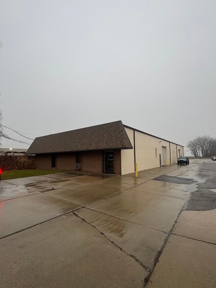 41590 Production Dr, Harrison Township, MI for lease - Building Photo - Image 3 of 18