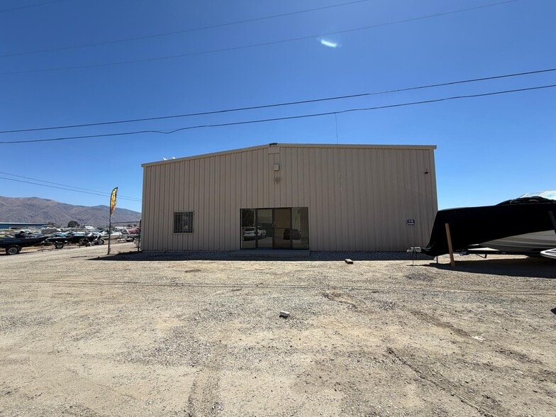1300 N Juanita St, Hemet, CA for lease - Building Photo - Image 3 of 7
