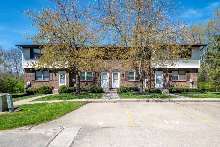 2080 Woodtrail Dr, Fairfield, OH for sale - Building Photo - Image 2 of 22