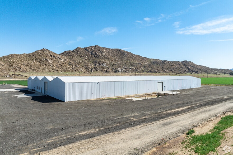 35650 Hidden Springs Rd, Hemet, CA à louer - Photo du bâtiment - Image 3 de 35