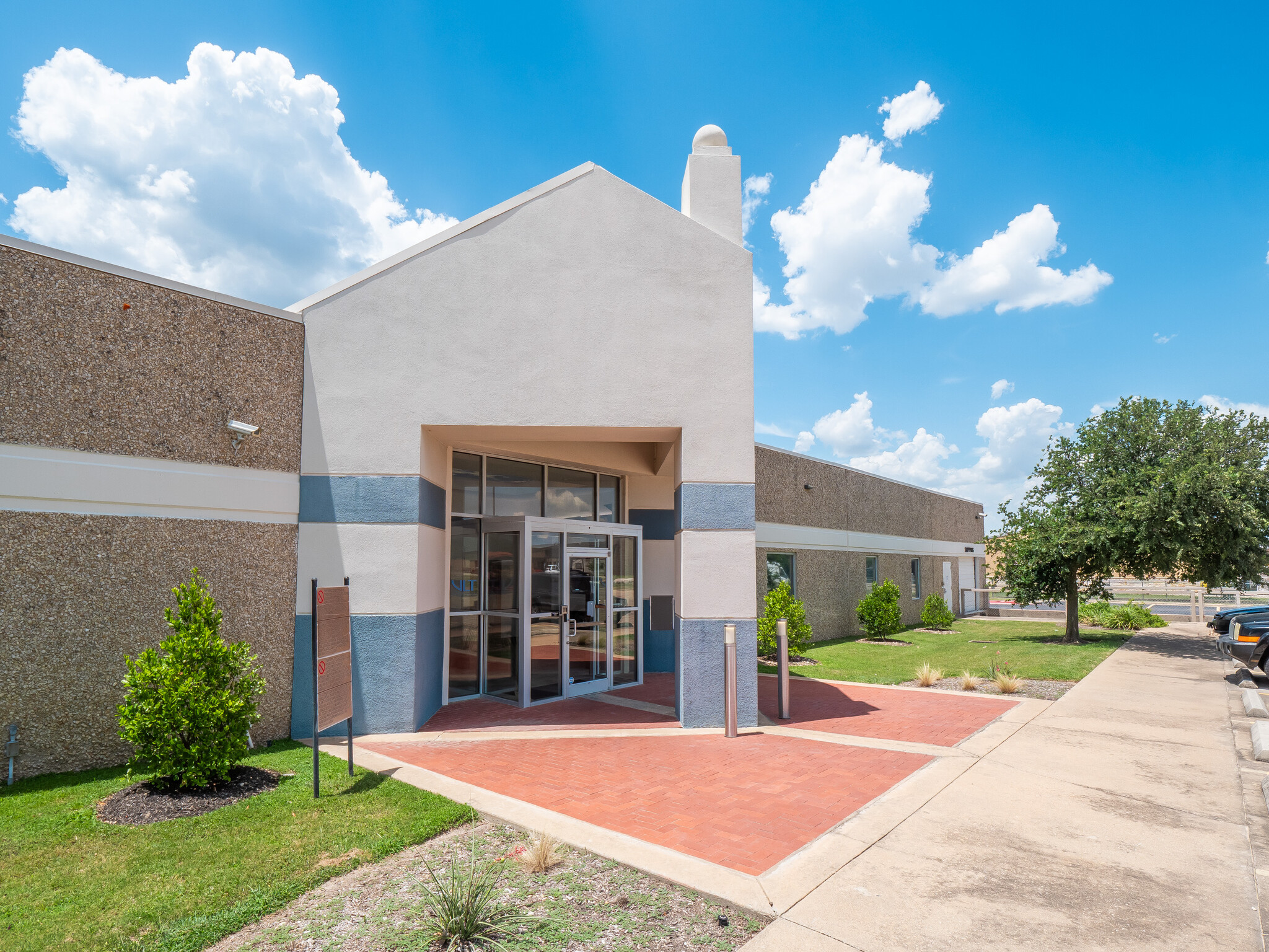 1809 Hur Industrial Blvd, Cedar Park, TX for sale Primary Photo- Image 1 of 16
