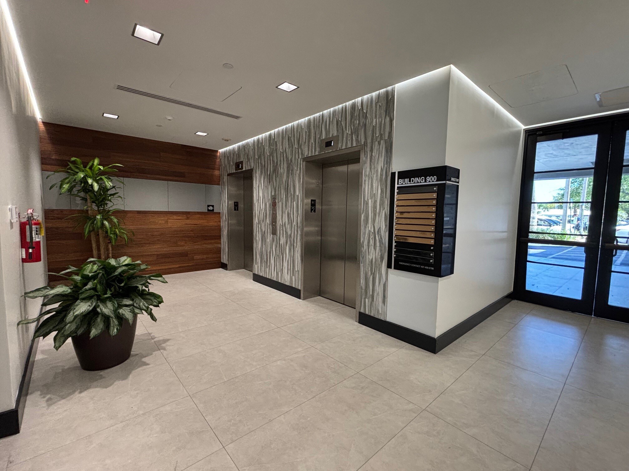 900 SE 3rd Ave, Fort Lauderdale, FL for lease Interior Photo- Image 1 of 6