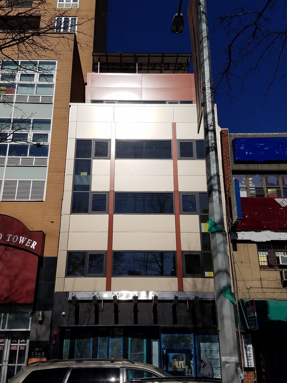 135-15 40th Rd, Flushing, NY for lease Primary Photo- Image 1 of 7