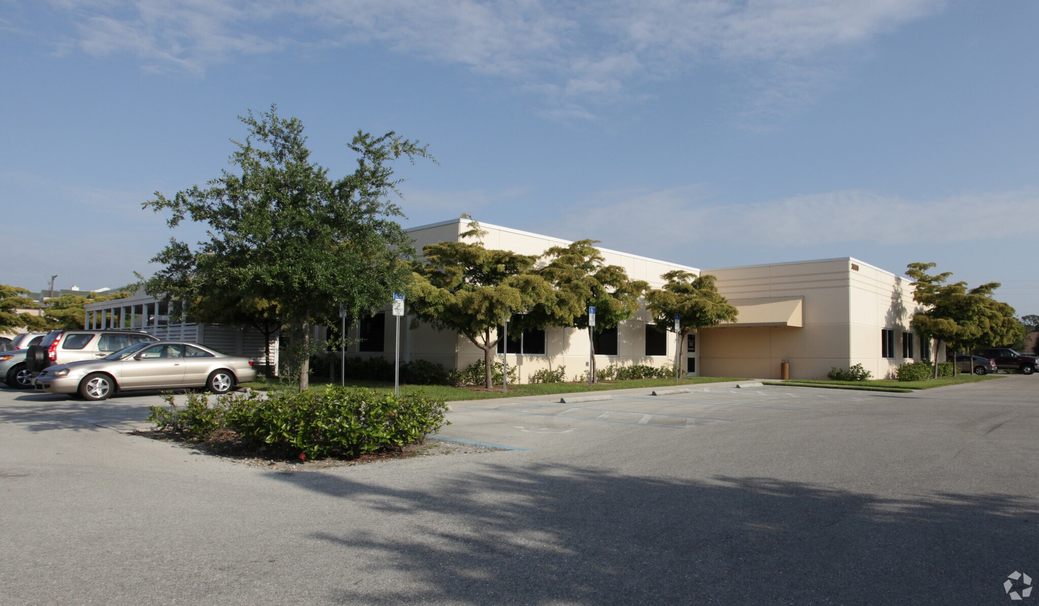 3660 Broadway Ave, Fort Myers, FL for sale Primary Photo- Image 1 of 6