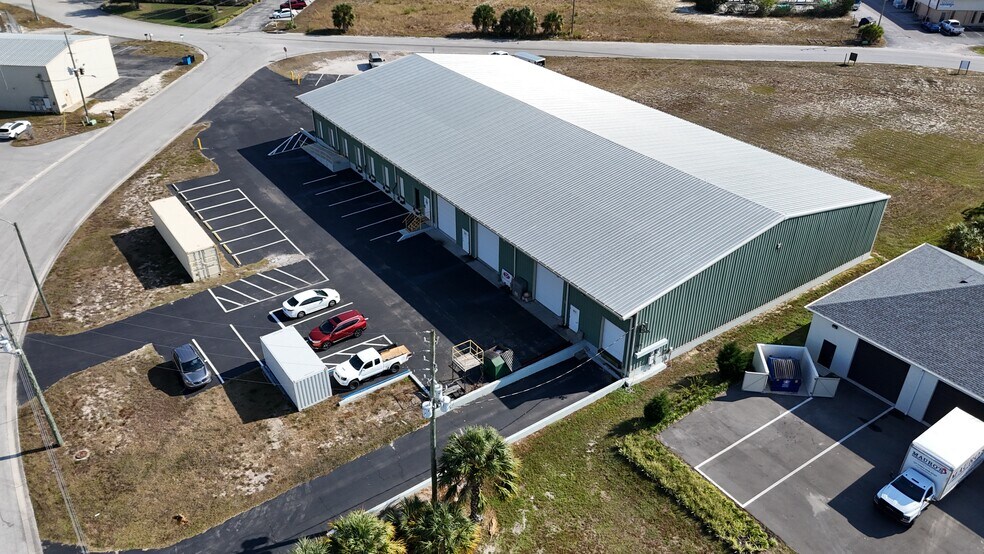 9120 Craftsmans Dr, Hudson, FL for sale - Building Photo - Image 3 of 5