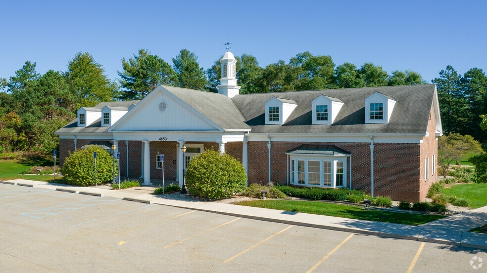 4650 Plainfield Ave NE, Grand Rapids, MI for sale - Primary Photo - Image 1 of 1