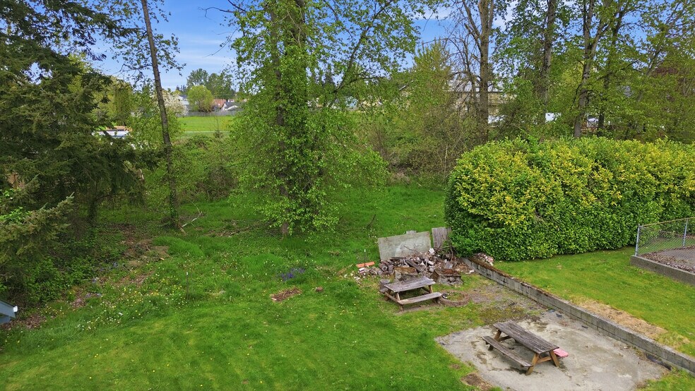 10209 A St S, Tacoma, WA à vendre - Photo du bâtiment - Image 3 de 8