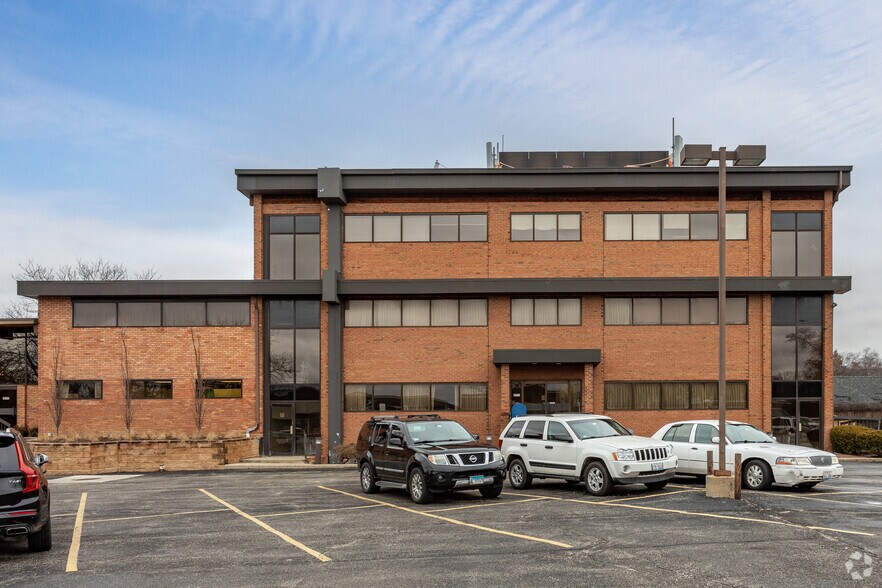 1939 Waukegan Rd, Glenview, IL à louer - Photo du bâtiment - Image 3 de 6