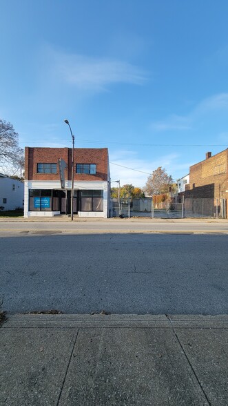 5100 Lorain Ave, Cleveland, OH à louer - Photo du bâtiment - Image 2 de 4