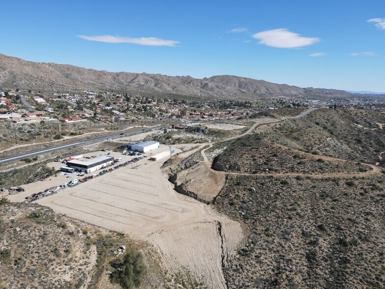 7886 Shafter Ave, Yucca Valley, CA à vendre - Photo du bâtiment - Image 3 de 17