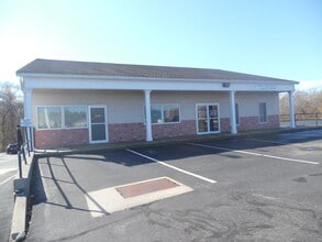 1738 Gar Hwy, Swansea, MA for lease Building Photo- Image 1 of 5