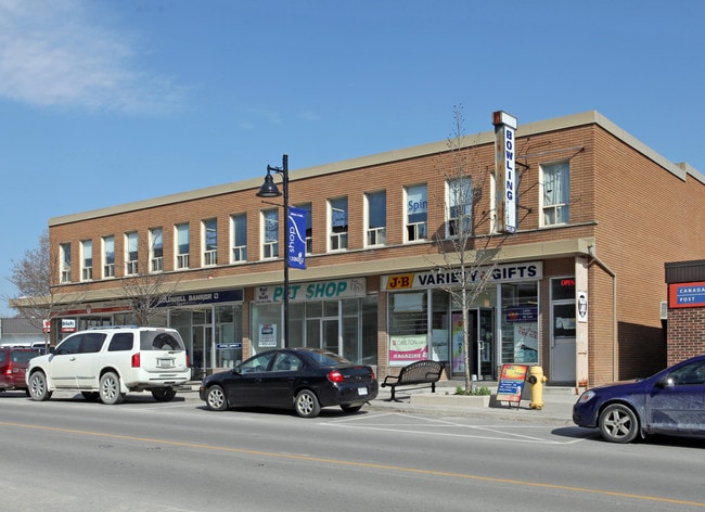 Plus de détails pour 67-70 W Brock St, Uxbridge, ON - Commerce de détail à louer