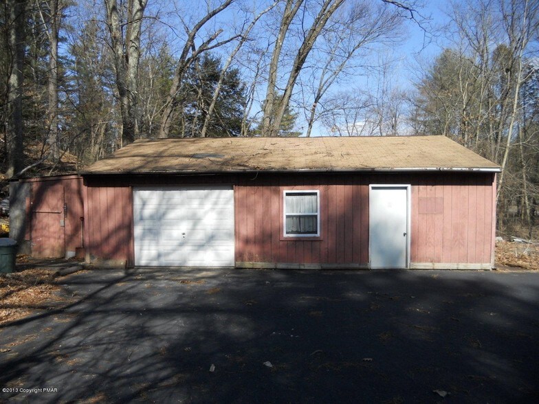 5951 Milford Rd, East Stroudsburg, PA à vendre - Photo du bâtiment - Image 2 de 7