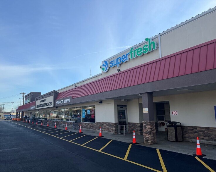 242 Lincoln Blvd, Middlesex, NJ à louer - Photo du bâtiment - Image 3 de 5