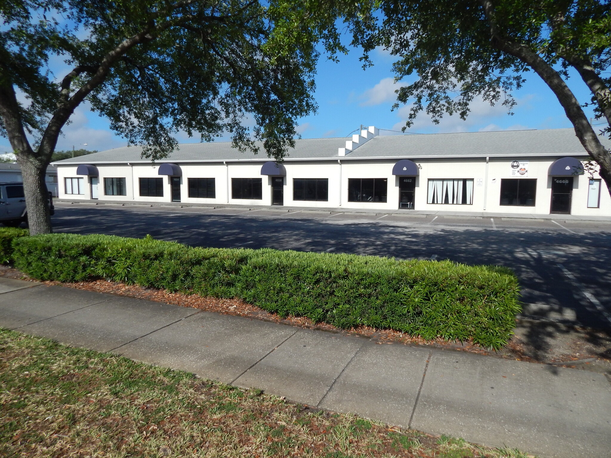 4650-4666 28th St N, Saint Petersburg, FL for lease Building Photo- Image 1 of 3