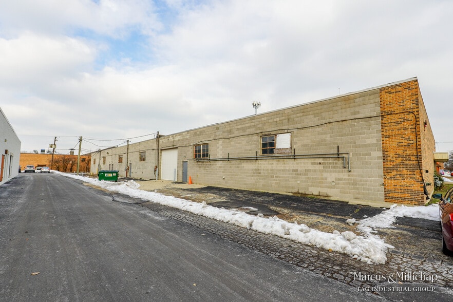 180 Shepard Ave, Wheeling, IL for sale - Building Photo - Image 3 of 6