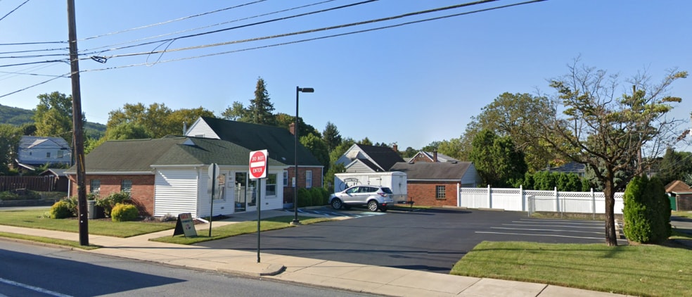 3103 W Emaus Ave, Allentown, PA for lease - Building Photo - Image 2 of 25