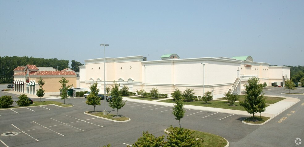 5860 Harbour View Blvd, Suffolk, VA for sale - Building Photo - Image 1 of 1