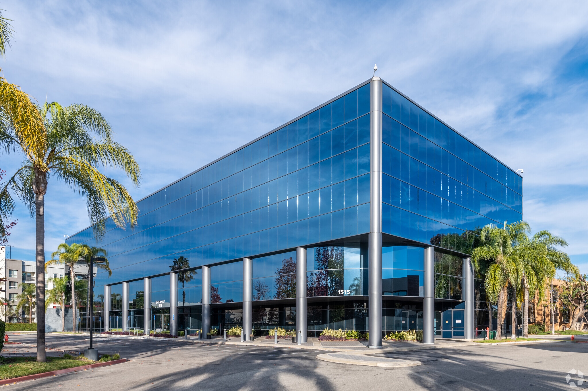 1515 E Orangewood Ave, Anaheim, CA for sale Primary Photo- Image 1 of 26
