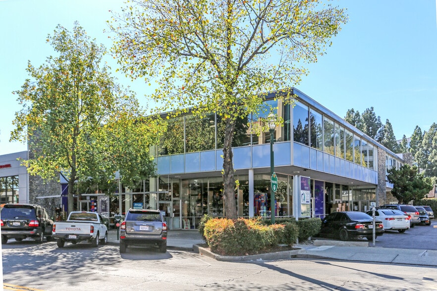 1375 Locust St, Walnut Creek, CA à louer - Photo du bâtiment - Image 1 de 1