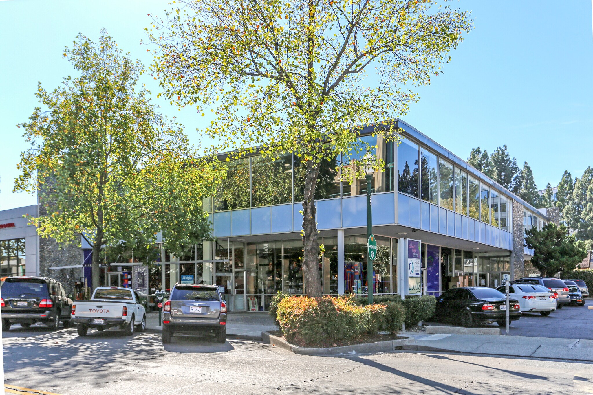1375 Locust St, Walnut Creek, CA à louer Photo du bâtiment- Image 1 de 2