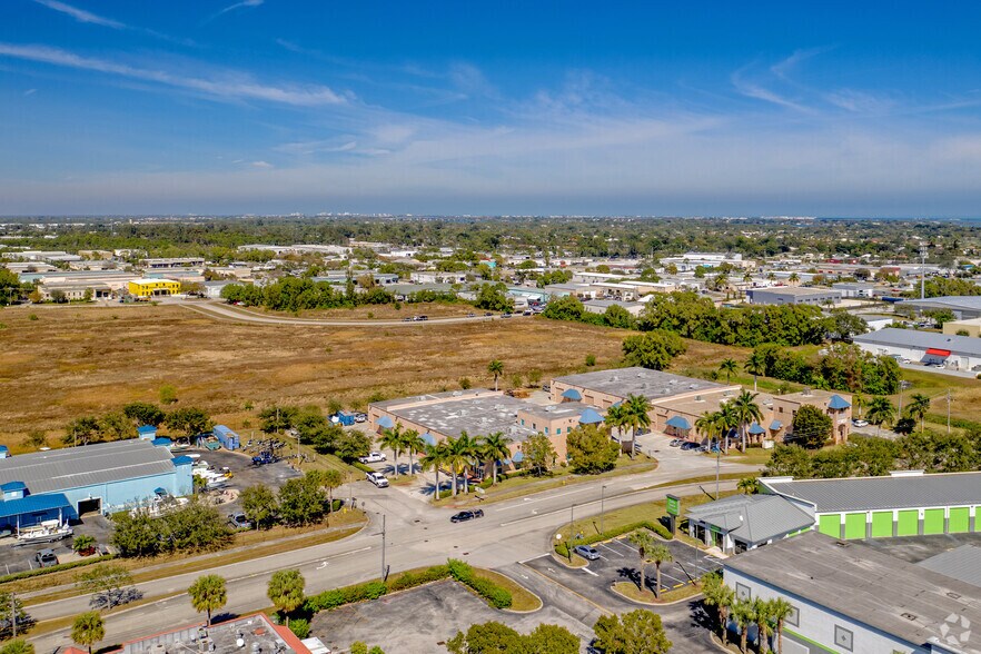 2927-2947 SE Gran Park Way, Stuart, FL à louer - Aérien - Image 3 de 4