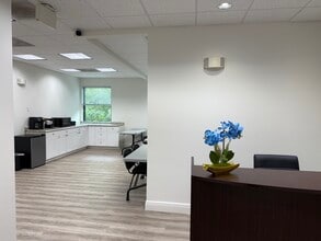 9696 Bonita Beach Rd, Bonita Springs, FL for lease Interior Photo- Image 2 of 9