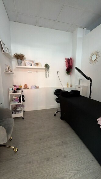 Retail in Alcalá de Henares, Madrid for lease - Interior Photo - Image 1 of 2
