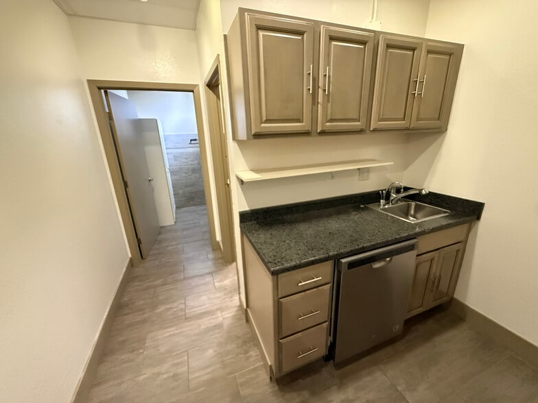 5768 Paradise Dr, Corte Madera, CA for lease - Interior Photo - Image 3 of 4