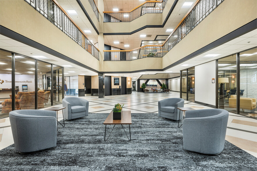 85 NE Loop 410, San Antonio, TX for lease - Lobby - Image 3 of 11