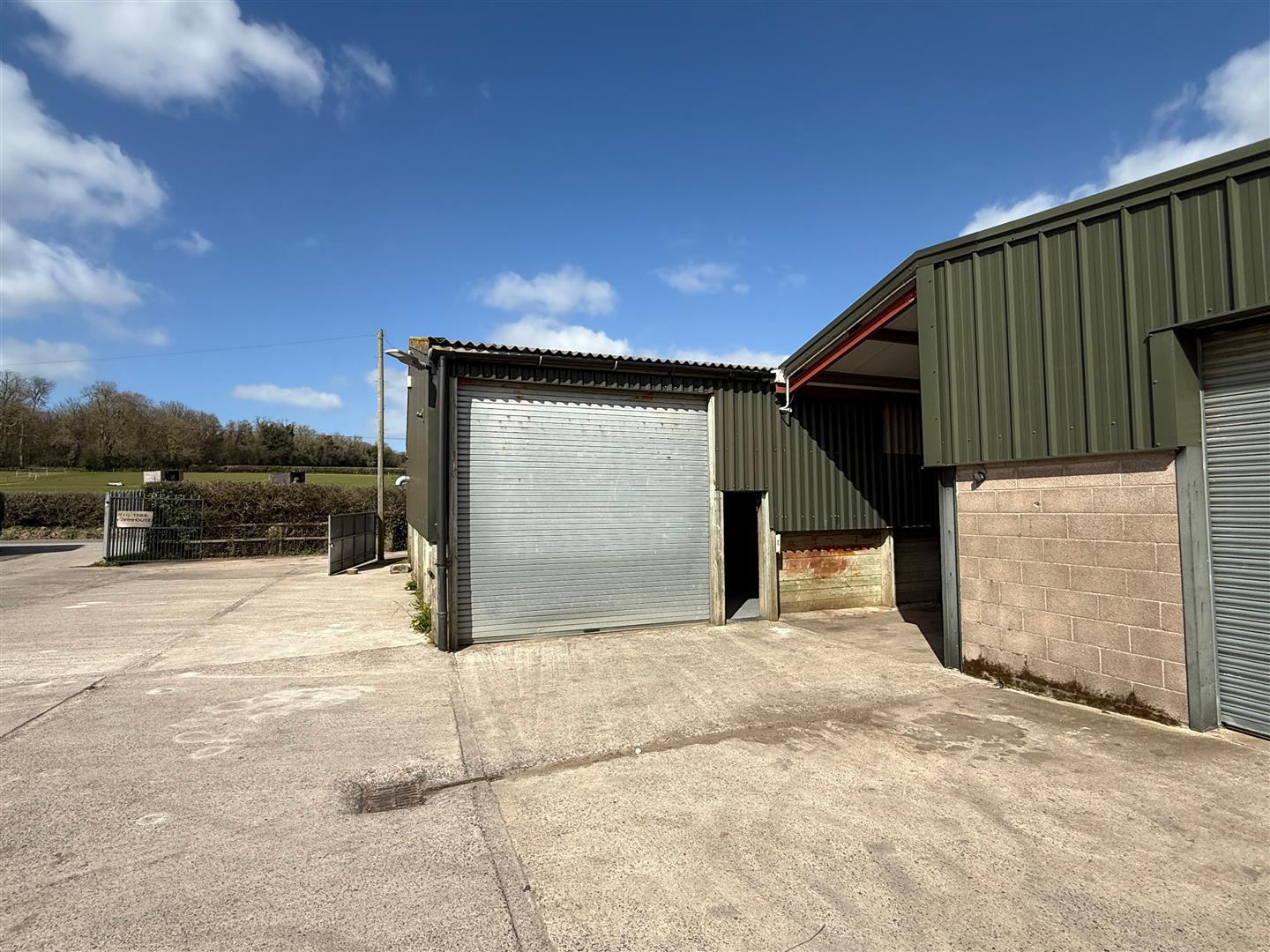 Sparrow Bush Cottages, Blandford Forum for lease Primary Photo- Image 1 of 6