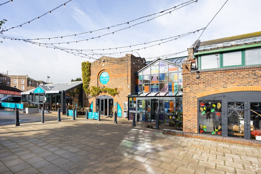 Station Para, Eastbourne à louer - Photo du bâtiment - Image 2 de 2