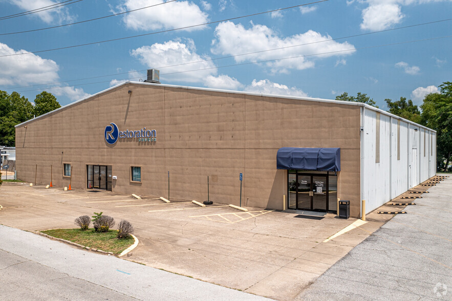 682 S Government Ave, Fayetteville, AR for sale - Building Photo - Image 1 of 1