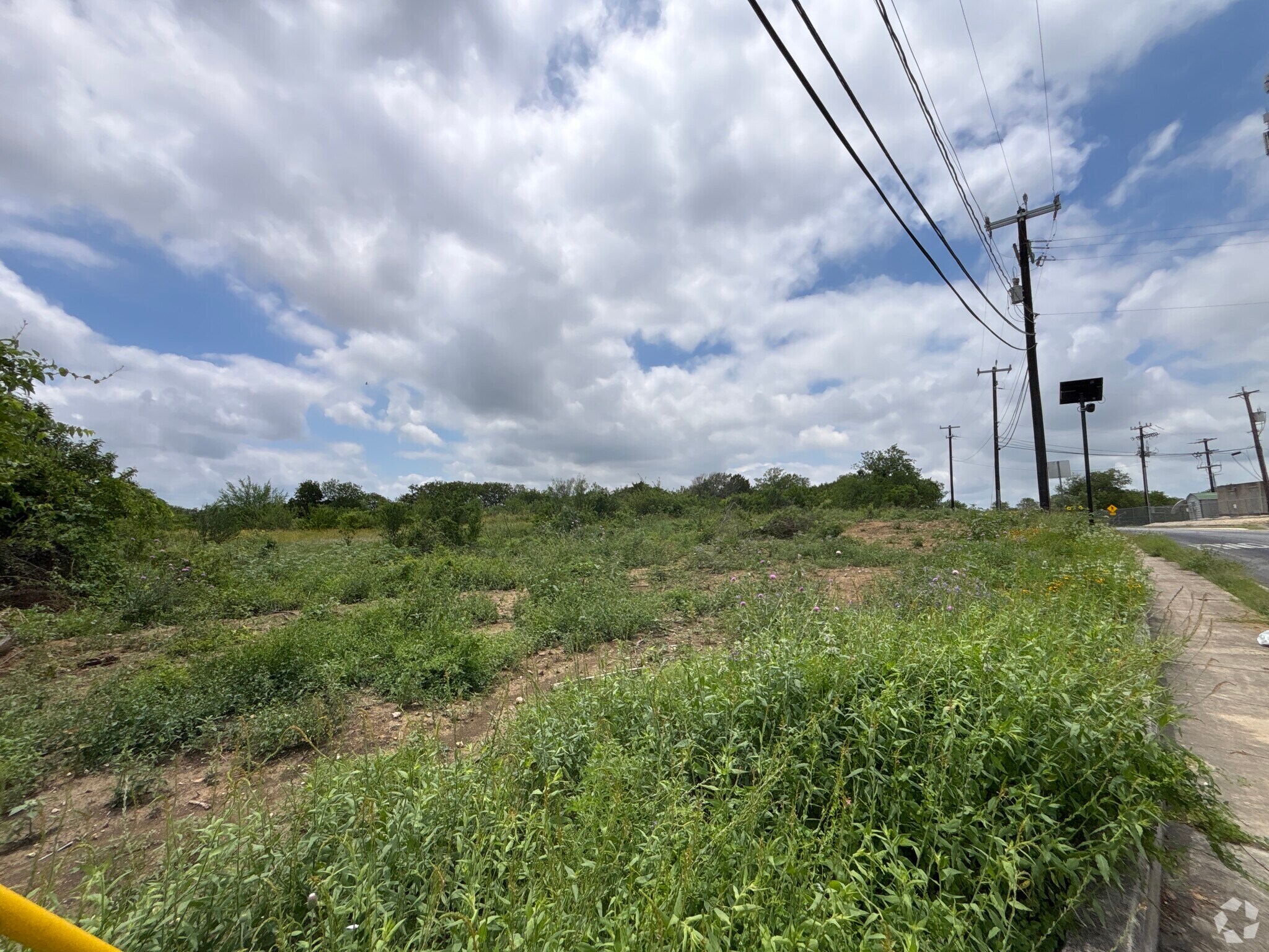 New World, San Antonio, TX for sale Primary Photo- Image 1 of 5