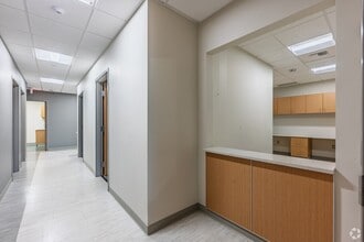 39000 W Seven Mile Rd, Livonia, MI for lease Building Photo- Image 2 of 5