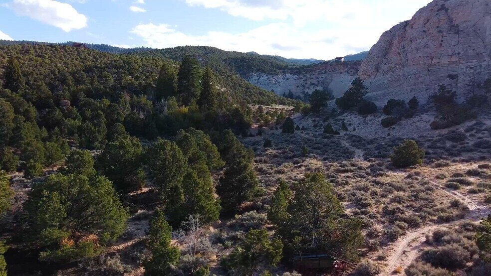 897 E Cocks Comb Dr, Teasdale, UT à vendre - Vidéo sur l’inscription commerciale - Image 2 de 74