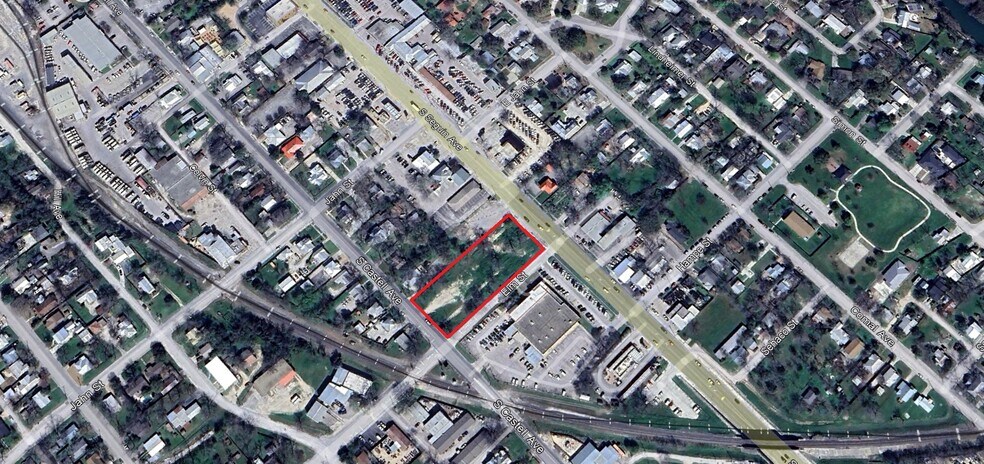 650-664 S Seguin Ave, New Braunfels, TX à vendre - Photo du bâtiment - Image 1 de 51