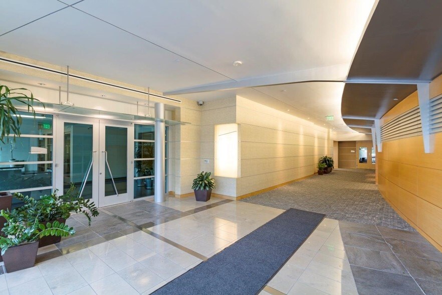 5796 Armada Dr, Carlsbad, CA à louer - Hall d’entrée - Image 2 de 12