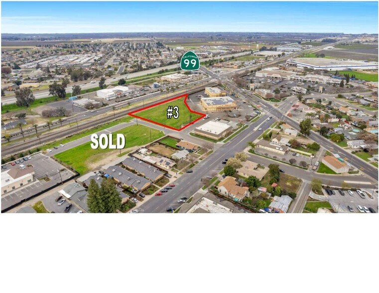 1700 California st, Kingsburg, CA à vendre - Photo du bâtiment - Image 2 de 6