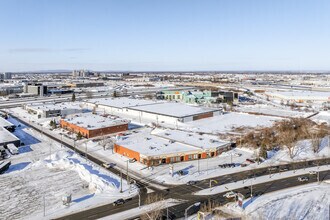 2510-2522 Boul Le Corbusier, Laval, QC - Aerial  map view