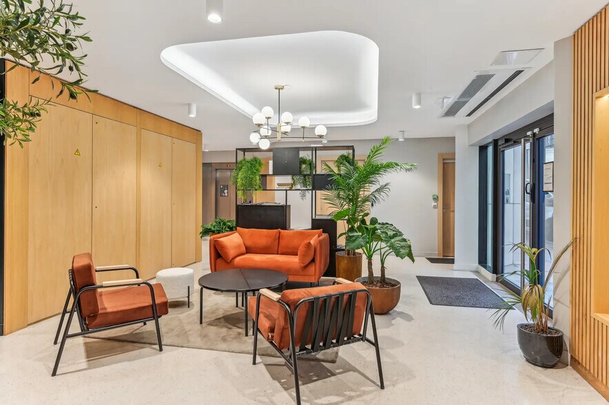 140 Rue Victor Hugo, Levallois-Perret for lease - Building Photo - Image 2 of 6