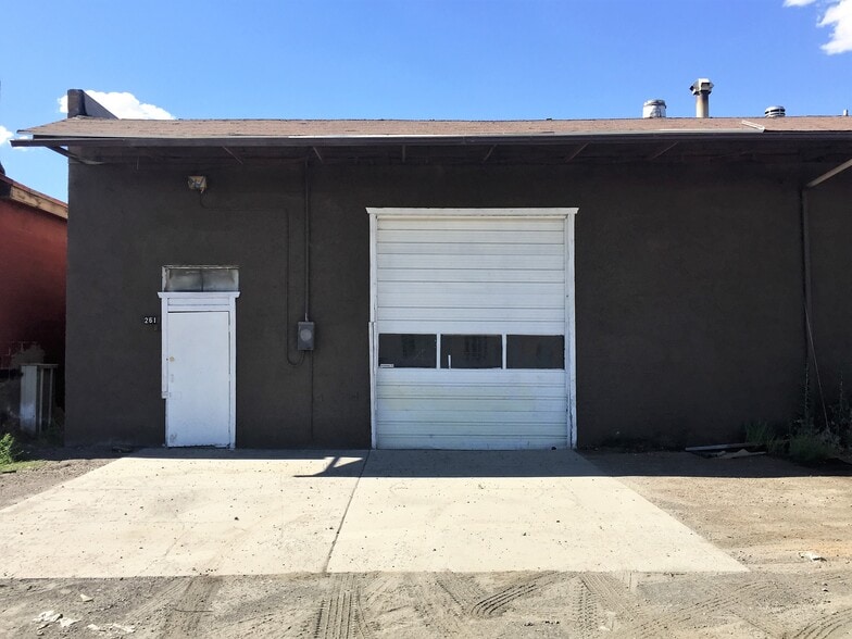 219-230 W Commercial St, Elko, NV à louer - Photo du bâtiment - Image 2 de 5