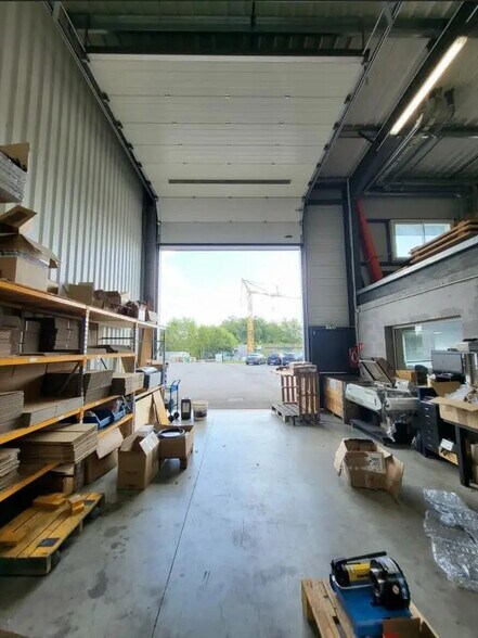 Flex in Bayonne for lease - Interior Photo - Image 3 of 3