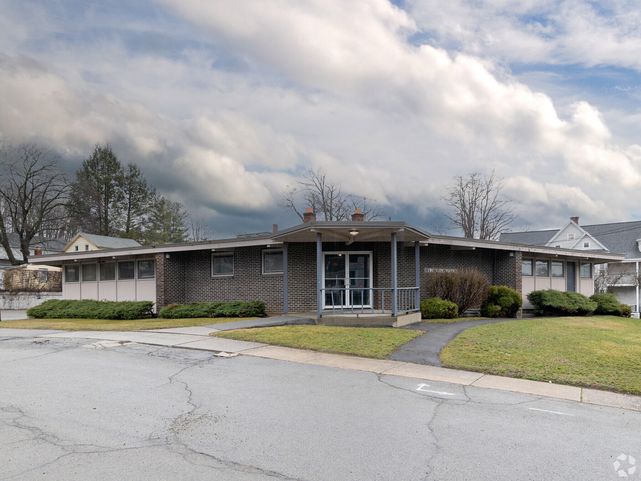 191 Guy Park Ave, Amsterdam, NY à vendre Photo principale- Image 1 de 3