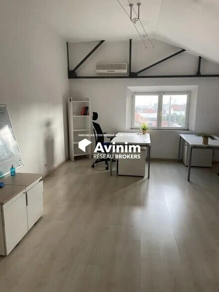 Bureau dans Marseille à louer - Photo du bâtiment - Image 2 de 10