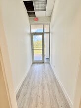 4660 Cardinal Way, Naples, FL for lease Interior Photo- Image 2 of 16