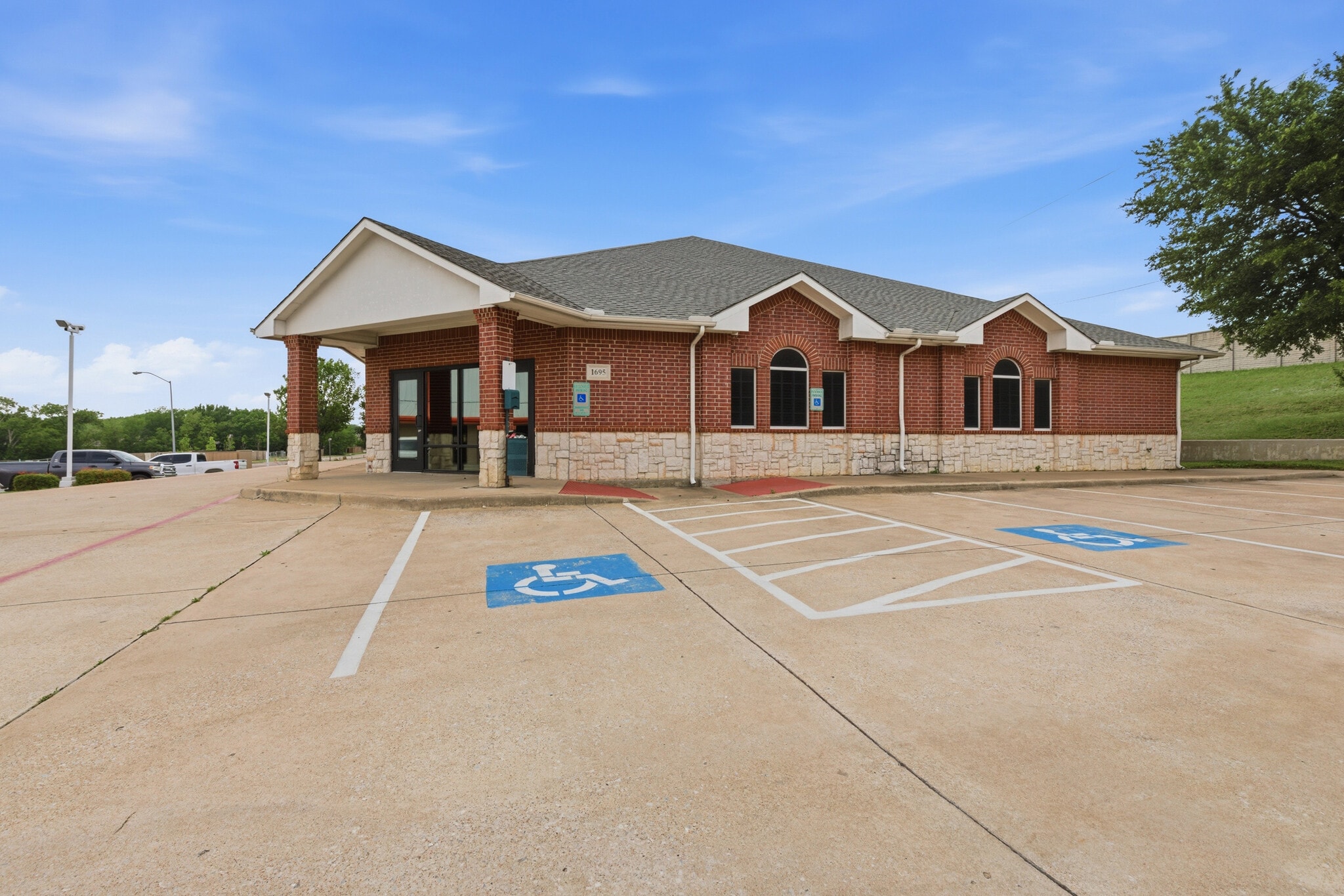 1695 S State Highway 121, Lewisville, TX for lease Primary Photo- Image 1 of 15