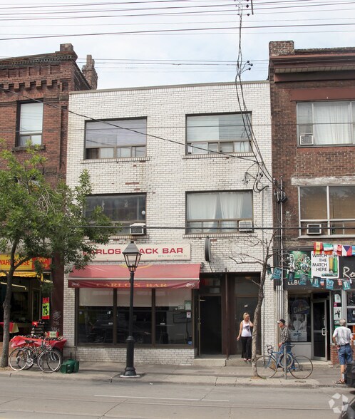 818-820 College St, Toronto, ON à vendre - Photo principale - Image 1 de 1